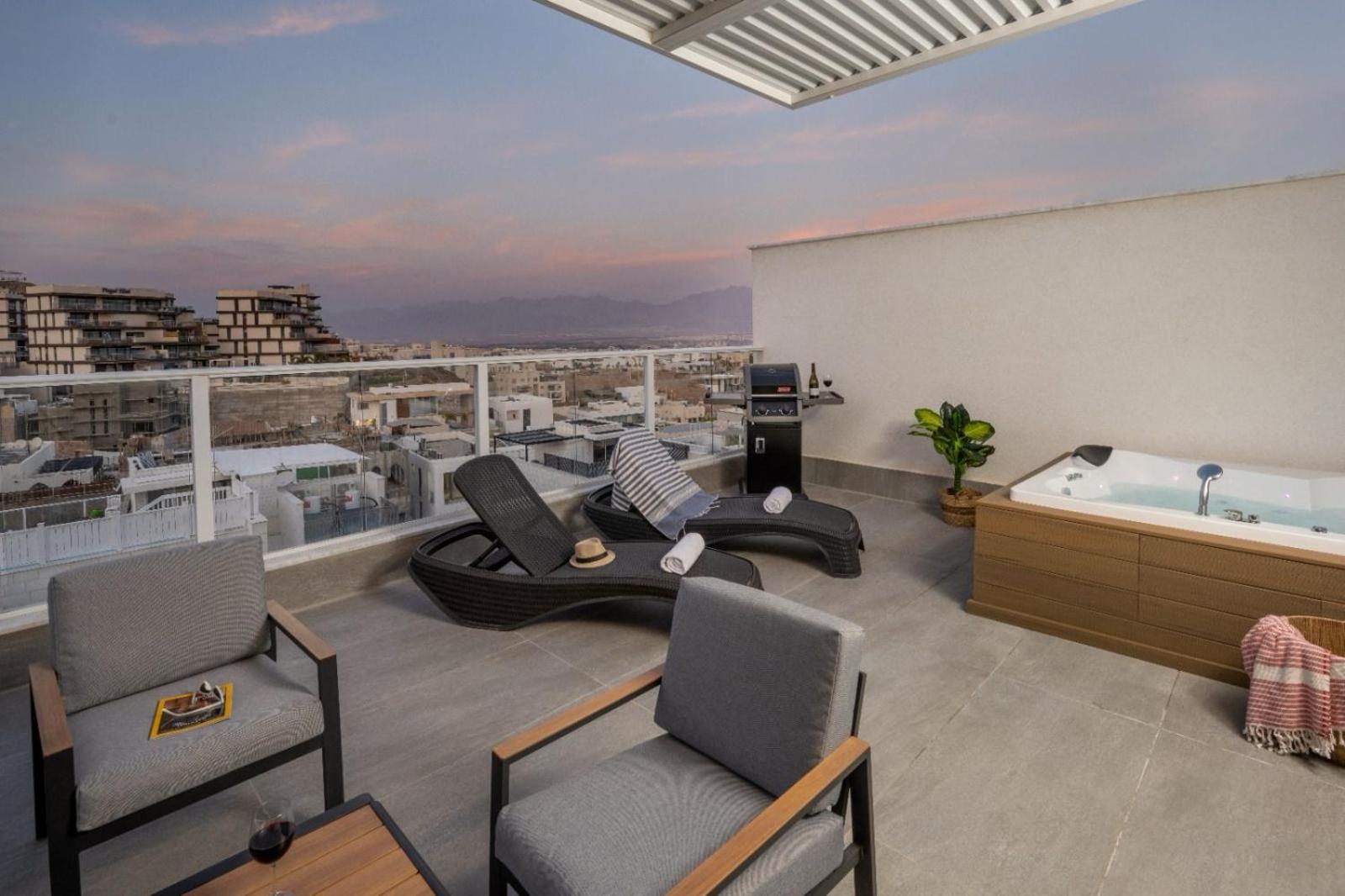 Mountain And Sea View - Penthouse With Private Pool Apartment